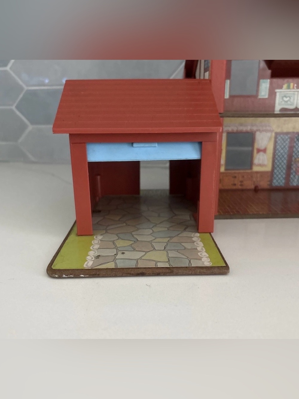 Vintage 1980’s Fisher Price Little People Play Family Tudor House #952 w/7pieces - Picture 9 of 12